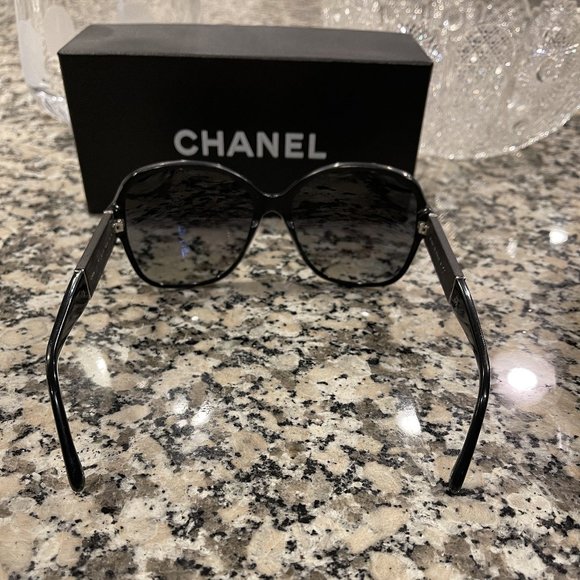 CHANEL Mother of Pearl Black Polarized Sunglasses - Picture 8 of 13